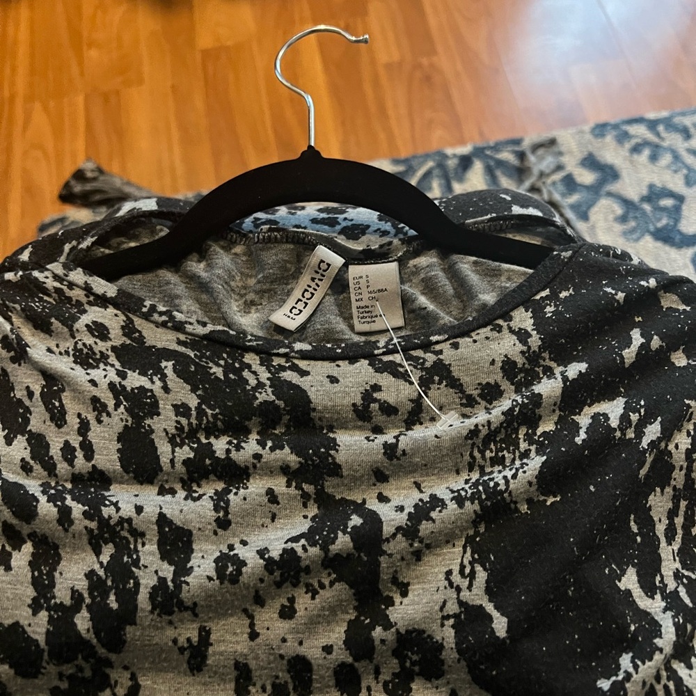 SMALL BUNDLE 5 FOR $25 DRESSES!!! - Picture 9 of 9